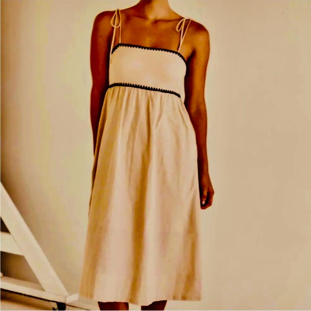 Petal and pup tie shoulder dress - Picture 2 of 4